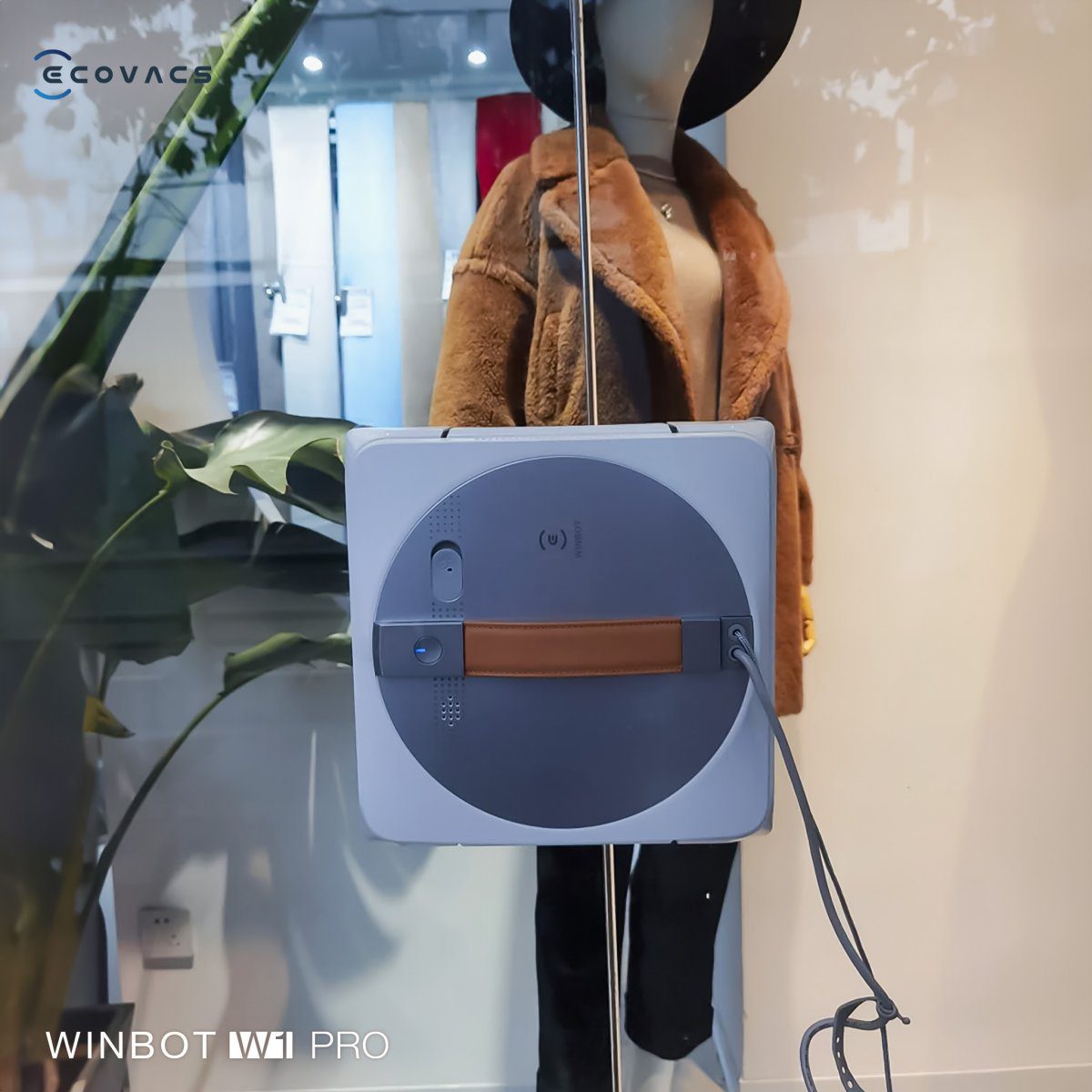 Robot lau kính Ecovacs Winbot W1 Pro