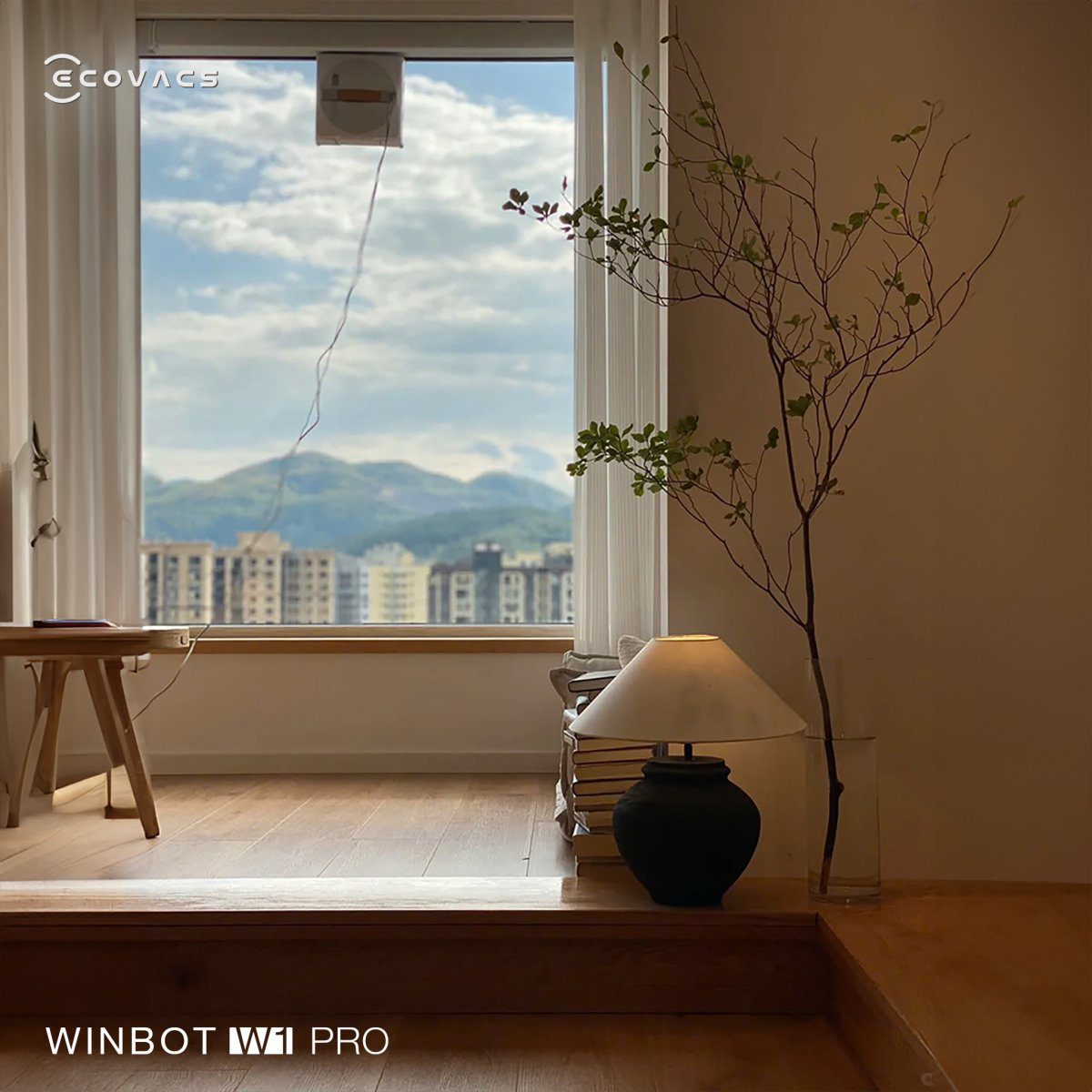 Robot lau kính Ecovacs Winbot W1 Pro
